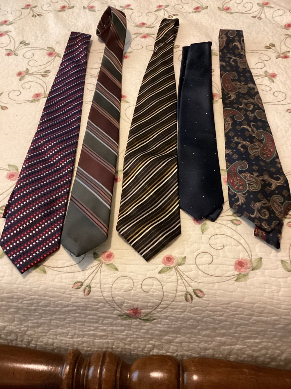 Group of 5 men’s neckties silk and polyester